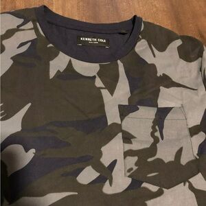 Kenneth Cole New York Men's Navy Camo Shirt - Small